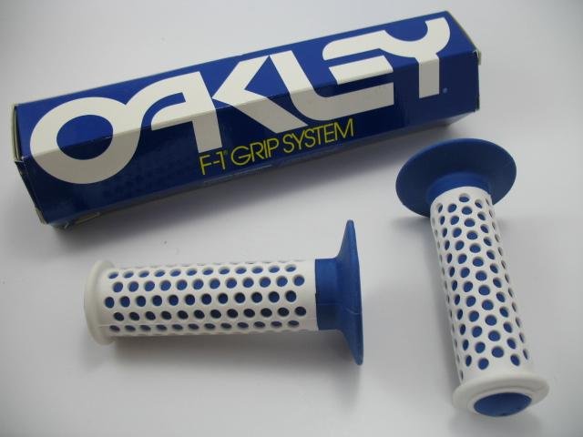 Oakley grips 2025 bmx